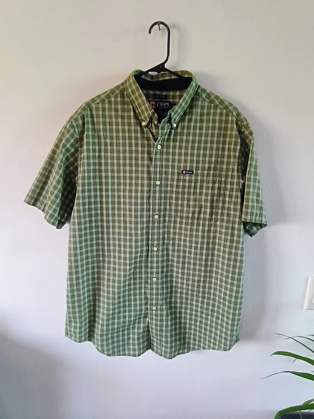 Chaps Men's Large Green Plaid Short Sleeve Button Down Easy Care Shirt Cotton